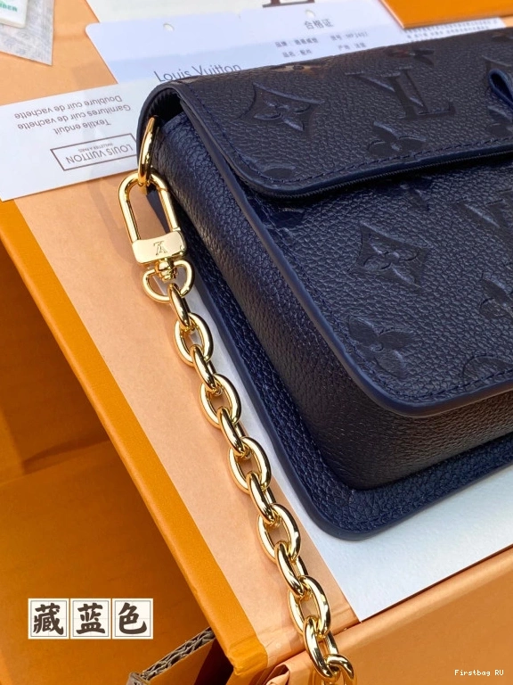 First bag VUITTON Métis On LOUIS Wallet Chain 0814